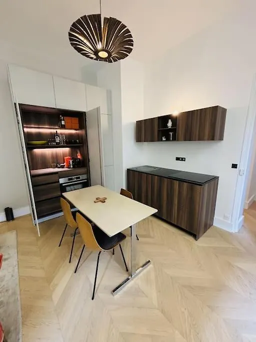 Apartment Modern Apt Canal St Martin Paris
