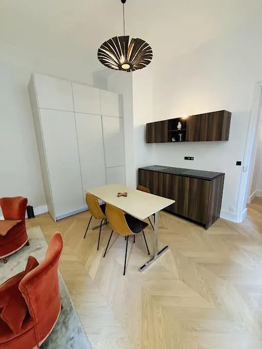 Modern Apt Canal St Martin Paris France